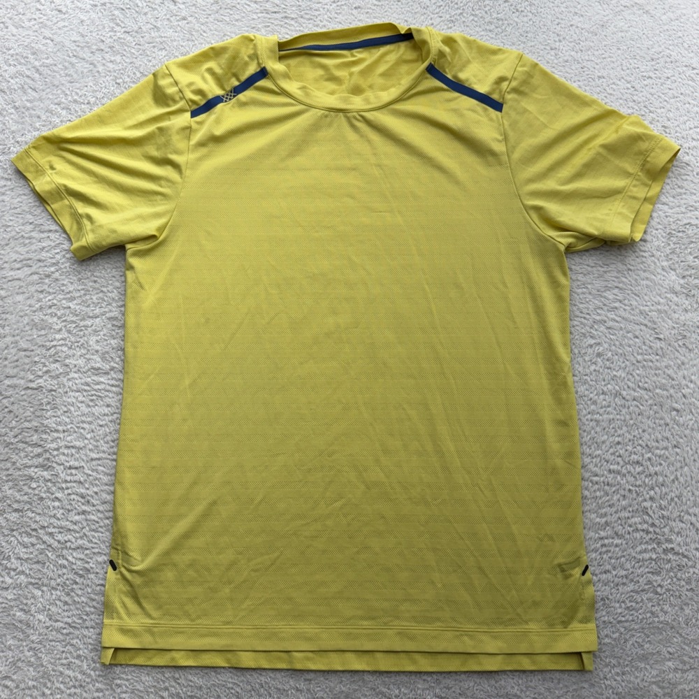 Rhone Reign Training Shirt Mens Small Yellow Short Sleeve Athletic Gym Tee